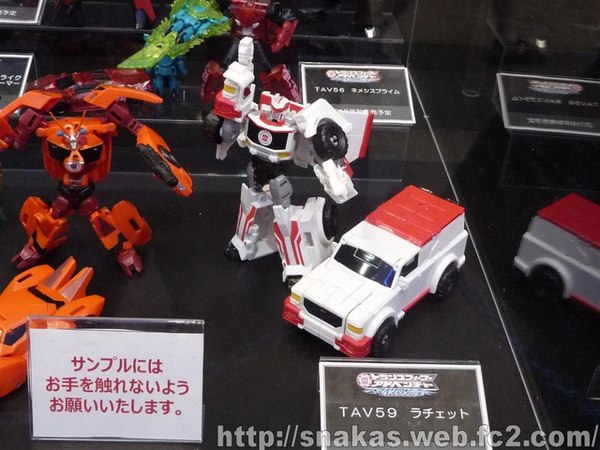 Wonderfest Summer 2016   Transformers Adventure Display Roundup With Windblade, Ratchet And More 08 (8 of 14)